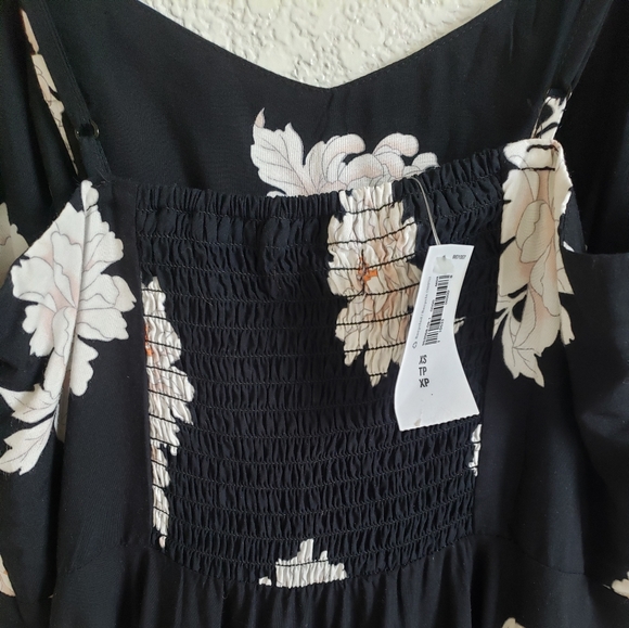 Old Navy Japanese Floral Summer Dress - Picture 5 of 8
